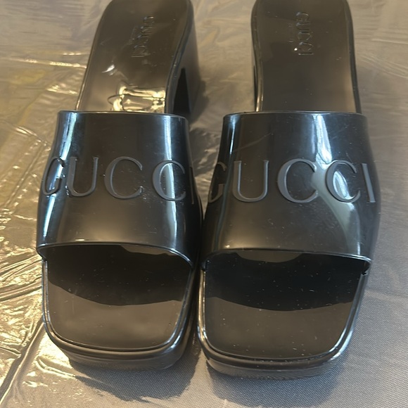 Gucci Rubber Mules in great condition - Picture 10 of 11